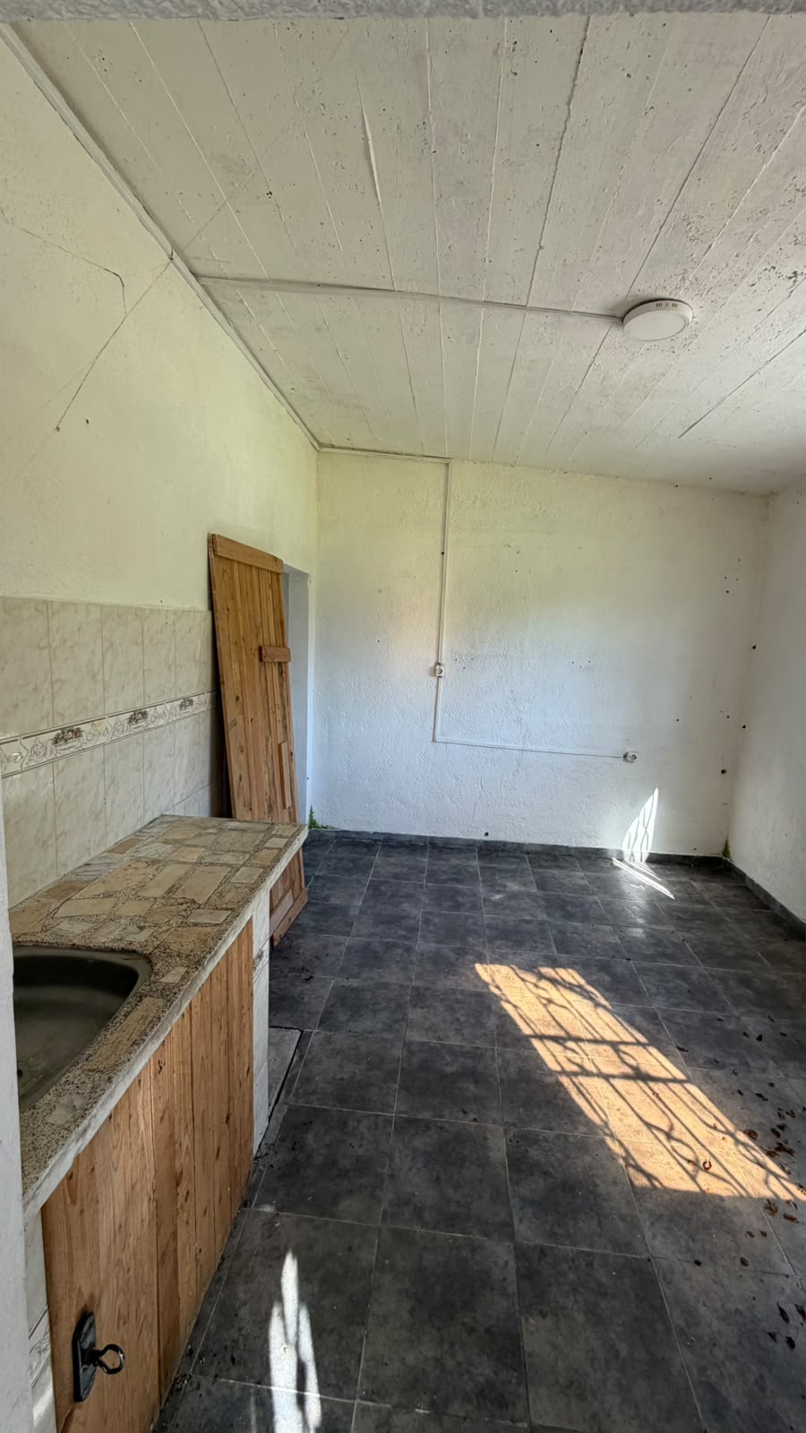 Alquiler Casa Un Dormitorio Con Frente Y Fondo En Toledo Chico · Foto 6