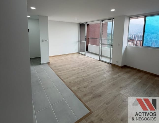 Apartamento en venta en Loma De San Jose, Sabaneta · foto 2 de 18