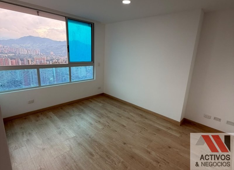 Apartamento en venta en Loma De San Jose, Sabaneta · foto 4 de 18