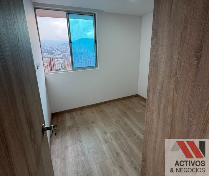 Apartamento en venta en Loma De San Jose, Sabaneta · foto 8 de 18