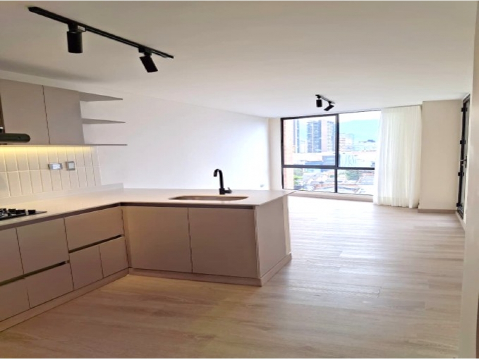 Apartamento en venta en El Poblado, Medellín · foto 5 de 13