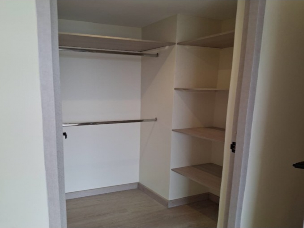 Apartamento en venta en El Poblado, Medellín · foto 7 de 13