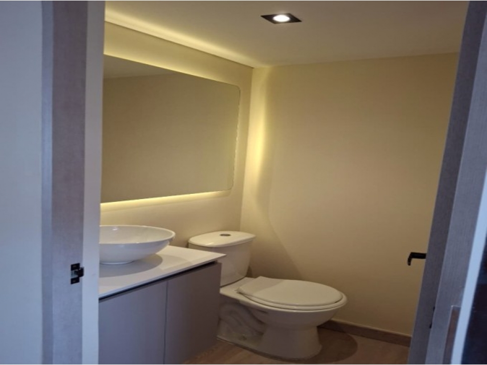 Apartamento en venta en El Poblado, Medellín · foto 9 de 13