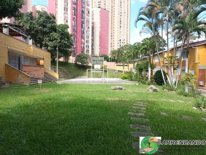 Casa de 3 alcobas en arriendo en Ditaires, Medellín, 95 m² · foto 4 de 24