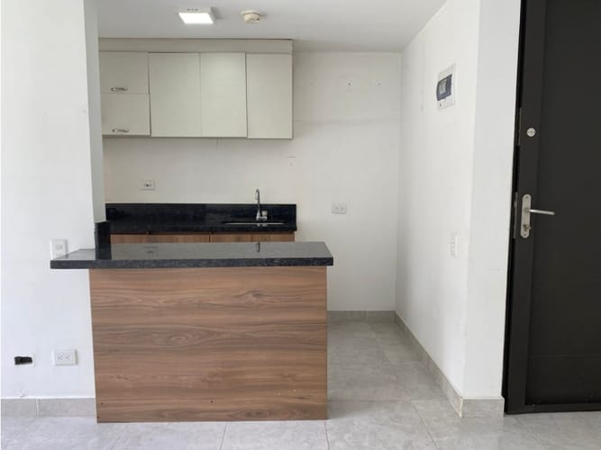 Apartamento de 2 alcobas en venta en La Doctora, Sabaneta, 50 m² · foto 2 de 18
