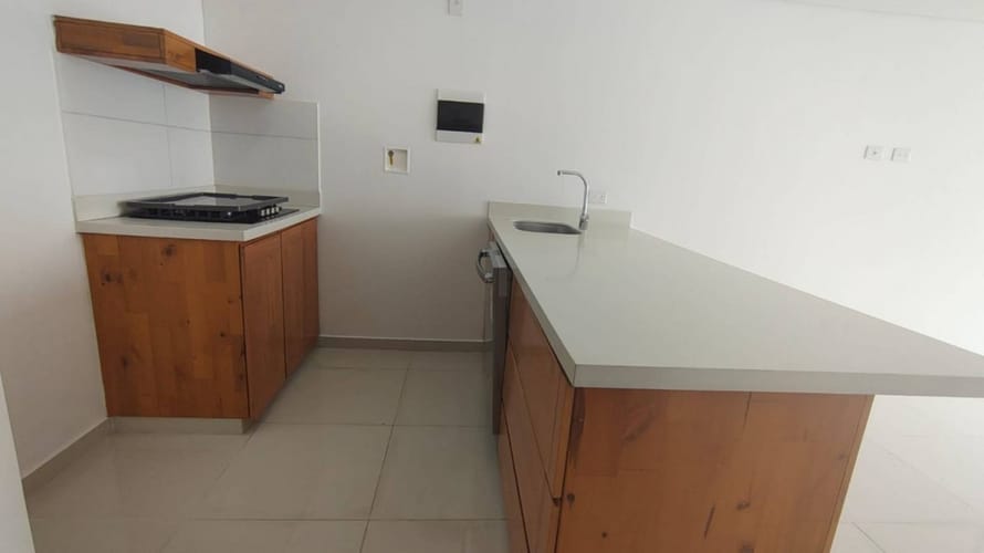 Apartamento de 2 alcobas en venta en Loma De San Jose, Sabaneta, 75 m² · foto 2 de 19