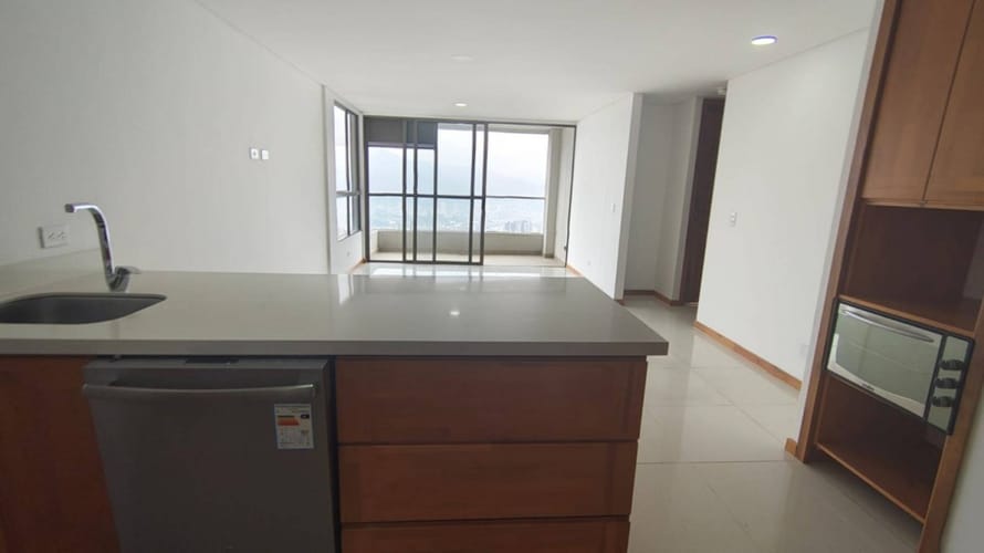 Apartamento de 2 alcobas en venta en Loma De San Jose, Sabaneta, 75 m² · foto 4 de 19