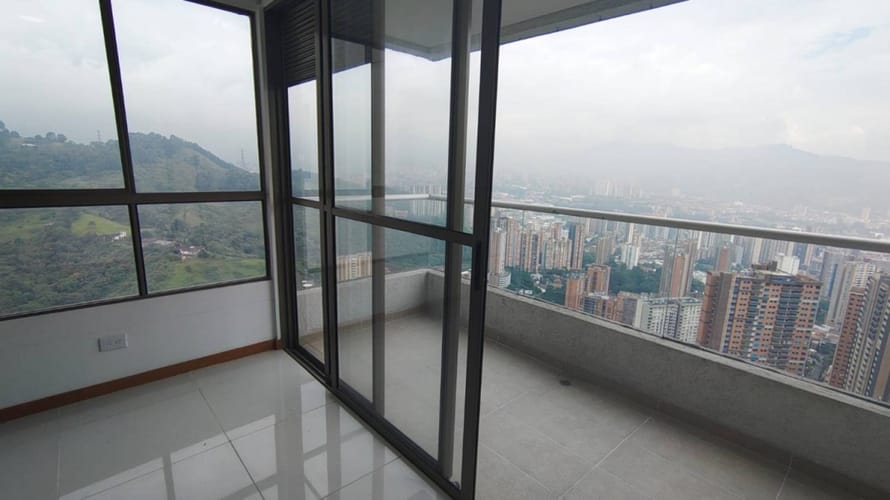 Apartamento de 2 alcobas en venta en Loma De San Jose, Sabaneta, 75 m² · foto 5 de 19