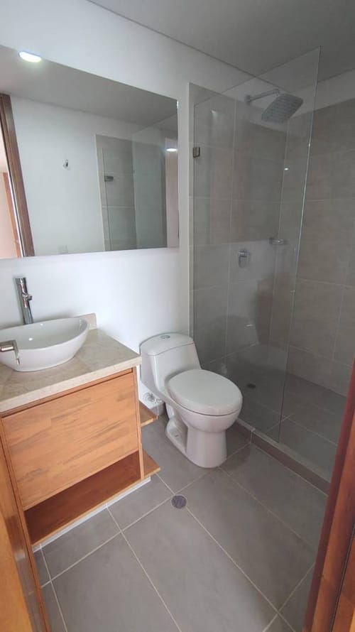 Apartamento de 2 alcobas en venta en Loma De San Jose, Sabaneta, 75 m² · foto 16 de 19