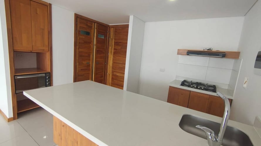 Apartamento de 2 alcobas en venta en Loma De San Jose, Sabaneta, 75 m² · foto 18 de 19