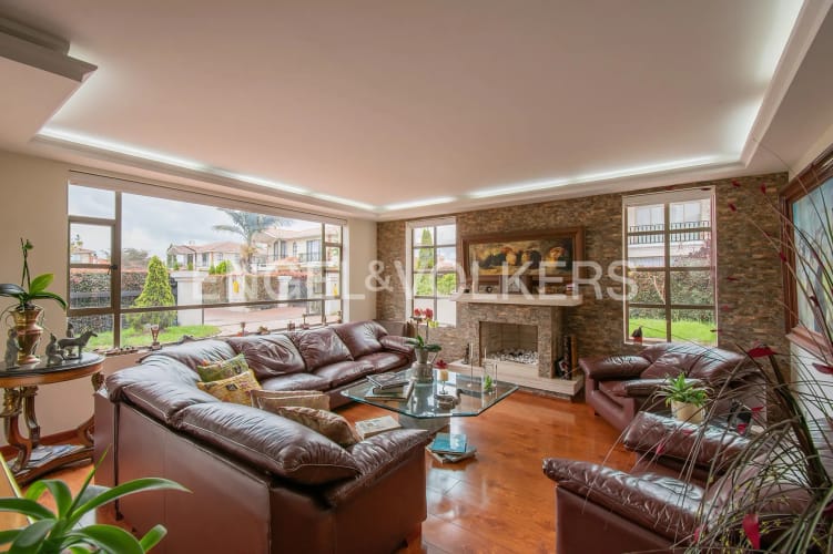 Casa de 4 alcobas en venta en El Misterio, Cajicá, 360 m² · foto 2 de 20
