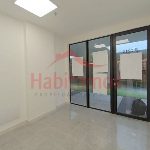 Oficina en arriendo en Los Colores, Medellín, 25 m² · foto 3 de 7