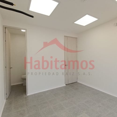 Oficina en arriendo en Los Colores, Medellín, 25 m² · foto 6 de 7