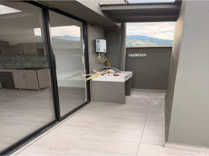 Apartamento de 3 alcobas en venta en Santa Mónica, Medellín, 218 m² · foto 3 de 21