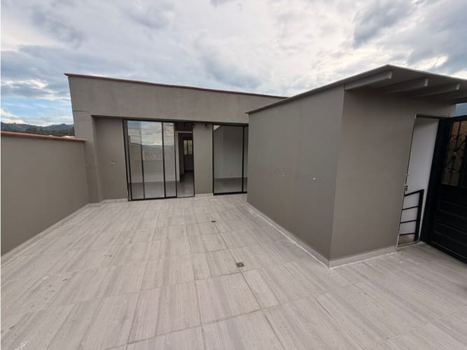 Apartamento de 3 alcobas en venta en Santa Mónica, Medellín, 218 m² · foto 20 de 21
