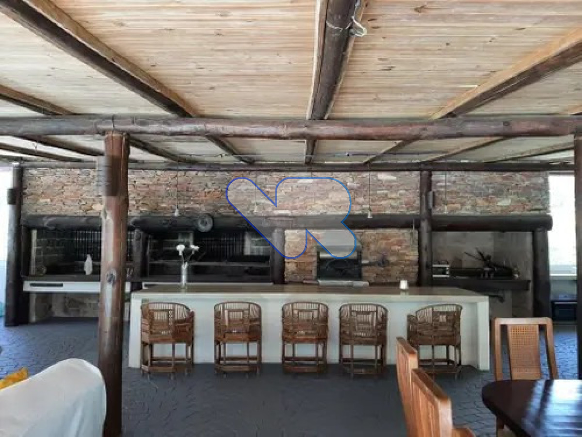 Venta y Alquiler Anual Casa 5D Lugano con Piscina y Barbacoa · Foto 5