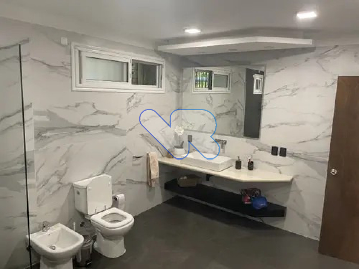Venta y Alquiler Anual Casa 5D Lugano con Piscina y Barbacoa · Foto 10