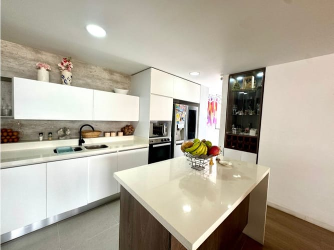 Apartamento en venta en Loma De Las Brujas, Envigado · foto 2 de 24