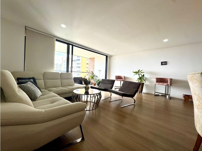 Apartamento en venta en Loma De Las Brujas, Envigado · foto 4 de 24