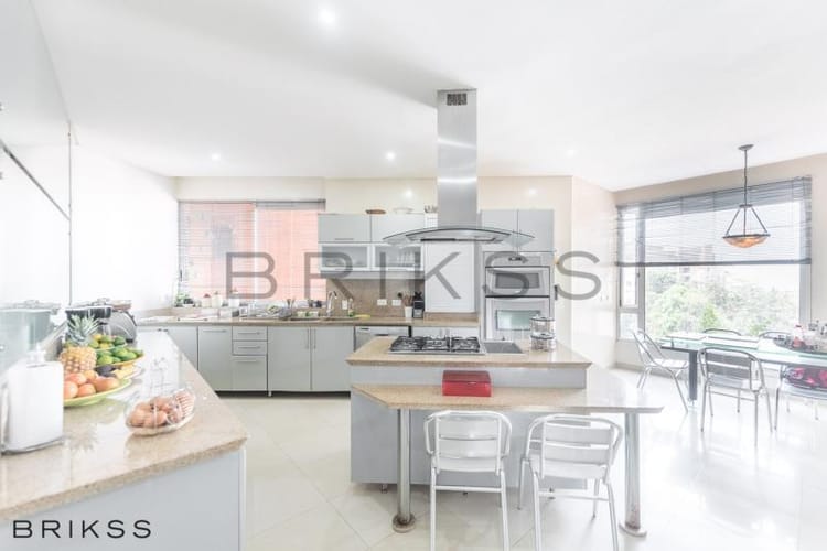 Apartamento en venta en Los Rosales, Bogotá · foto 2 de 19