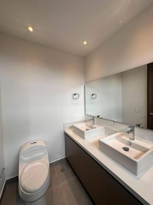 Apartamento de 2 alcobas en arriendo en Los Balsos, Medellín, 94 m² · foto 3 de 21