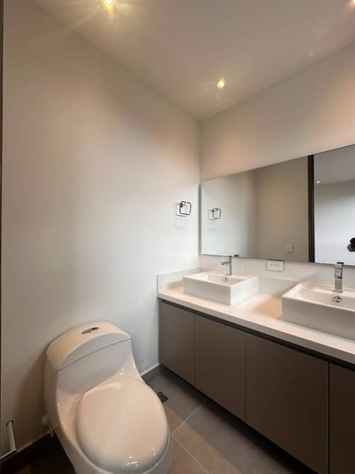 Apartamento de 2 alcobas en arriendo en Los Balsos, Medellín, 94 m² · foto 5 de 21