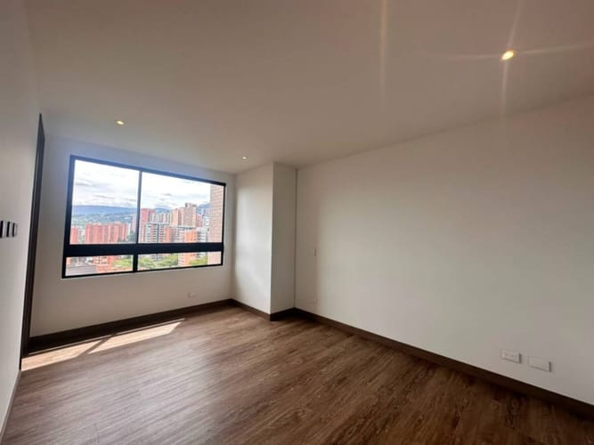 Apartamento de 2 alcobas en arriendo en Los Balsos, Medellín, 94 m² · foto 9 de 21