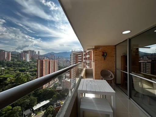 Apartamento de 3 alcobas en venta en San Rafael, Sabaneta, 86 m² · foto 2 de 21
