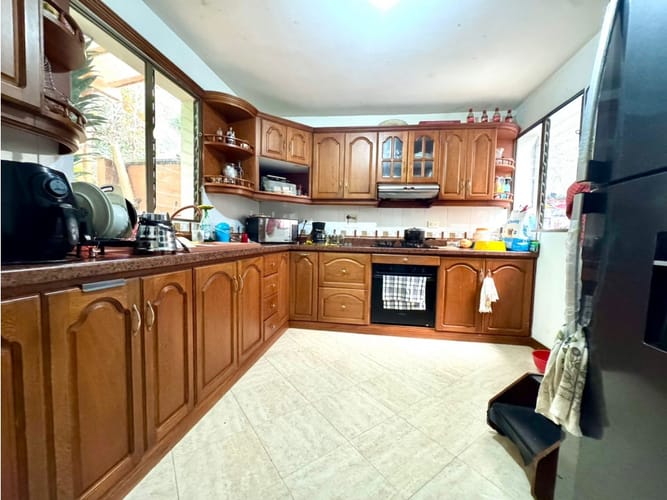 Casa de 4 alcobas en venta en El Chocho, Envigado, 170 m² · foto 2 de 24