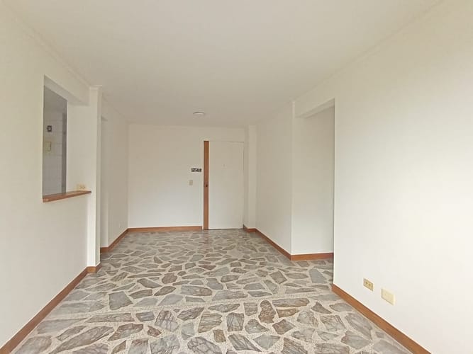 Apartamento de 2 alcobas en arriendo en Laureles, Medellín, 65 m² · foto 2 de 18
