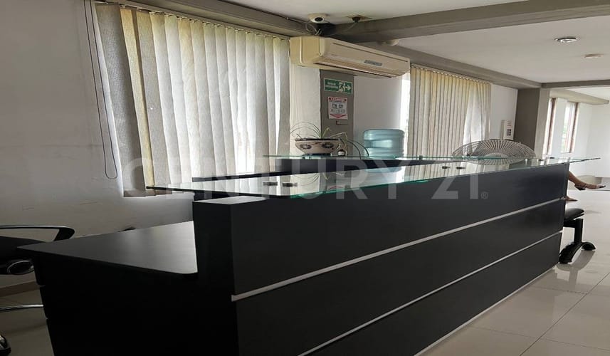 Oficina en arriendo en Refugio, Villavicencio, 130 m² · foto 2 de 9