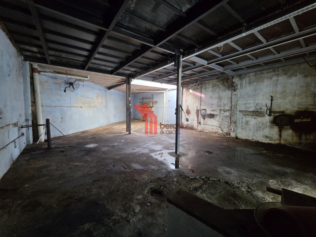 Alquiler Local Comercial o Depósito Jacinto Vera Con Entrada de Camiones · Foto 2
