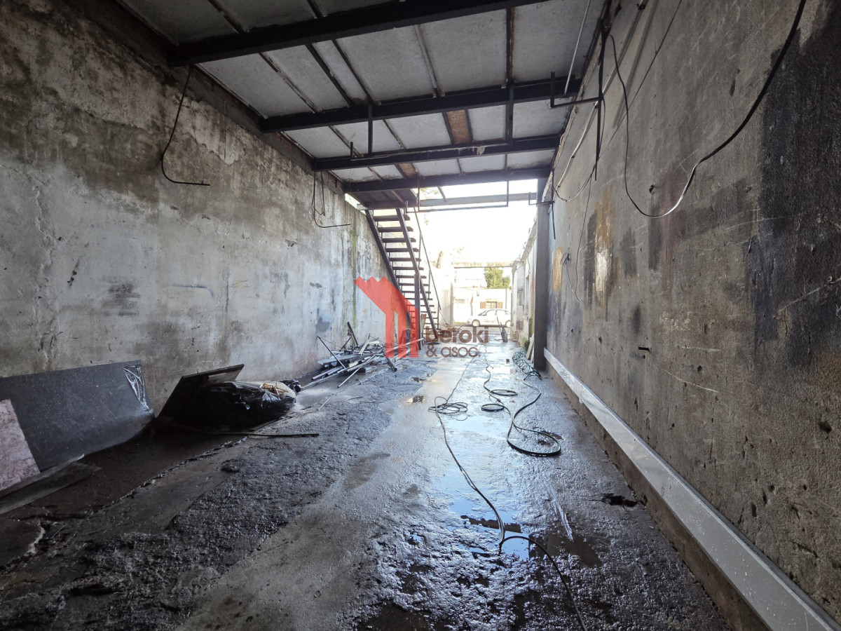 Alquiler Local Comercial o Depósito Jacinto Vera Con Entrada de Camiones · Foto 7