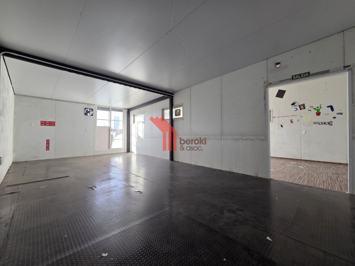 Alquiler Local Comercial o Depósito Jacinto Vera Con Entrada de Camiones · Foto 11