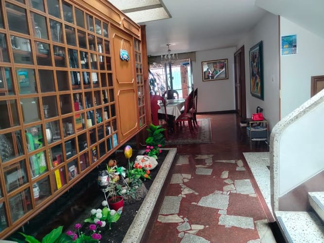 Casa de 6 alcobas en venta en Chicó Navarra, Bogotá, 612 m² · foto 4 de 23