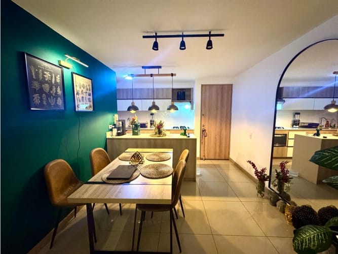 Apartamento de 3 alcobas en venta en Loma De San Jose, Envigado, 87 m² · foto 2 de 15
