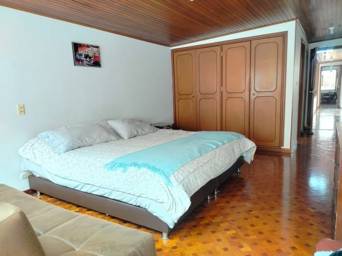 Casa de 6 alcobas en venta en Chicó Navarra, Bogotá, 612 m² · foto 19 de 23