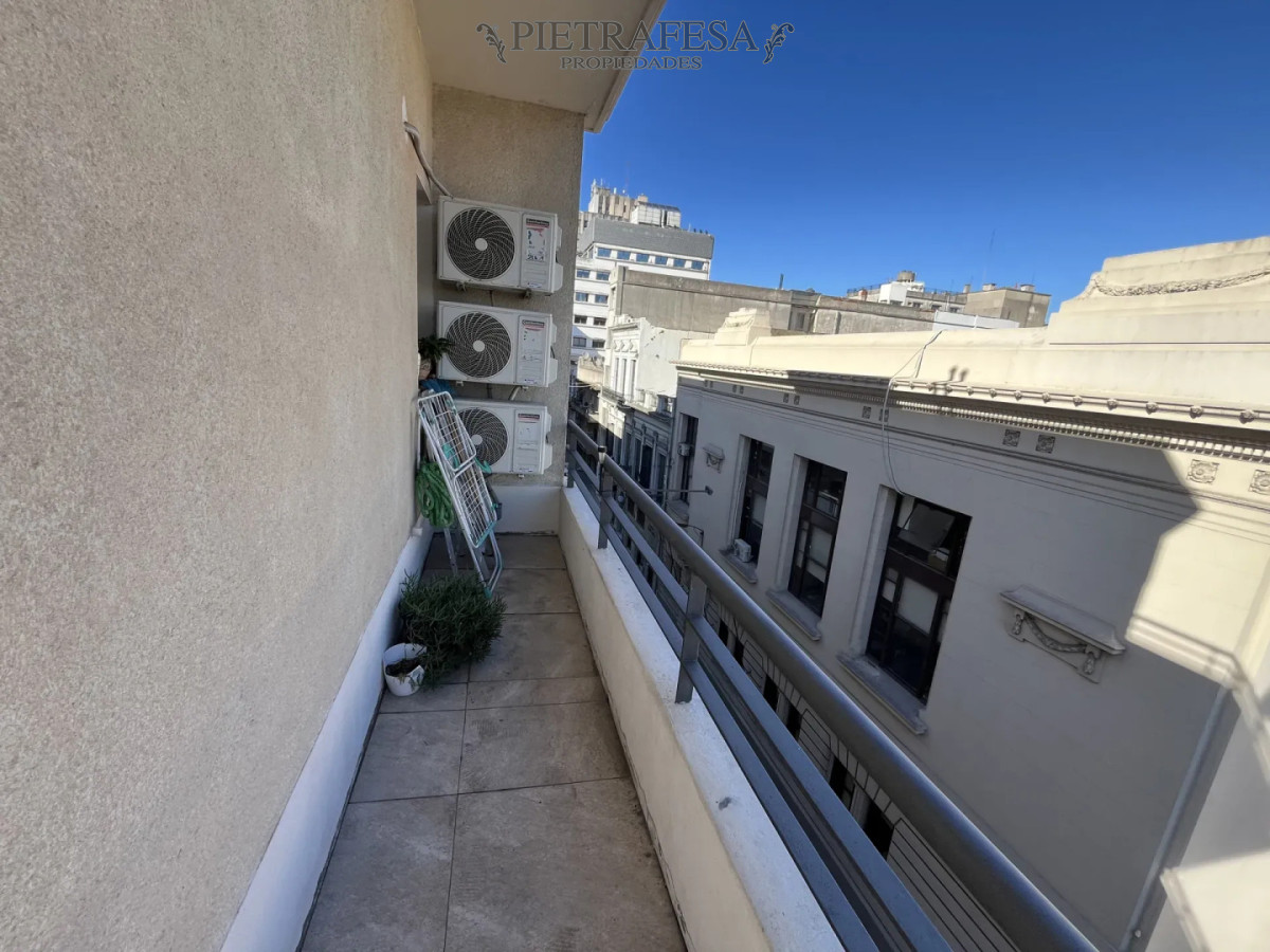 Apartamento en alquiler, 3 dormitorios, 2 baños, terraza. Ciudad Vieja. · Foto 3