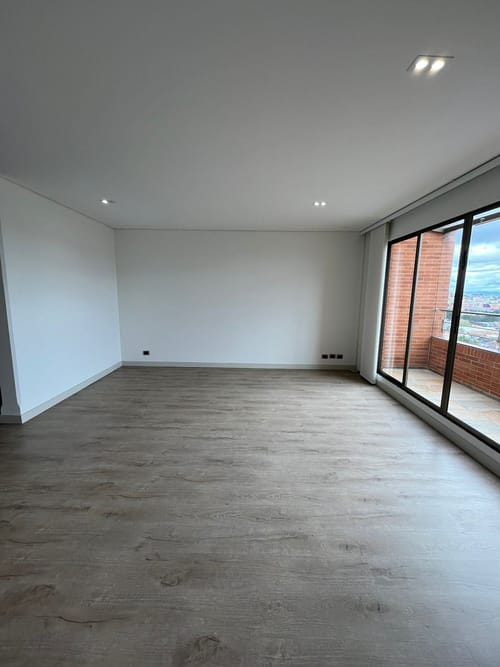 Apartamento de 6 alcobas en venta en La Calleja, Bogotá, 244 m² · foto 4 de 24