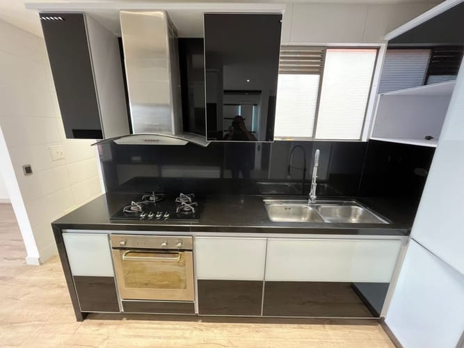 Apartamento de 6 alcobas en venta en La Calleja, Bogotá, 244 m² · foto 6 de 24