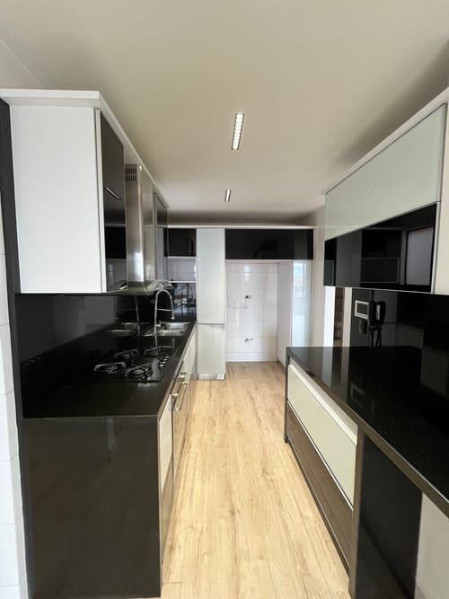 Apartamento de 6 alcobas en venta en La Calleja, Bogotá, 244 m² · foto 8 de 24