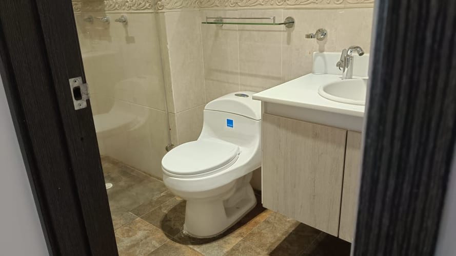 Apartamento de 6 alcobas en venta en La Calleja, Bogotá, 244 m² · foto 12 de 24