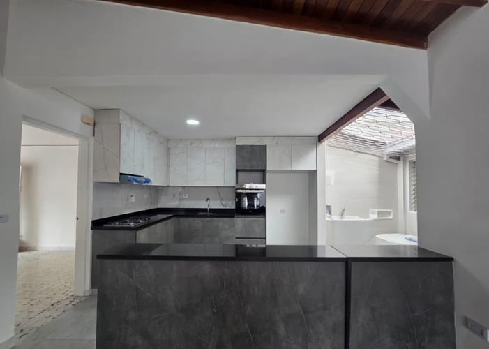 Oficina en arriendo en Belén, Medellín, 210 m² · foto 2 de 19