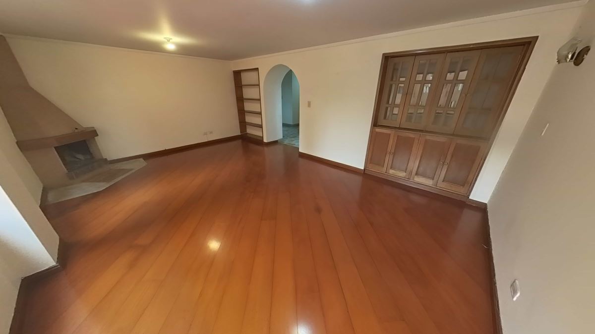 Apartamento en venta en Santa Paula, Bogotá · foto 2 de 16