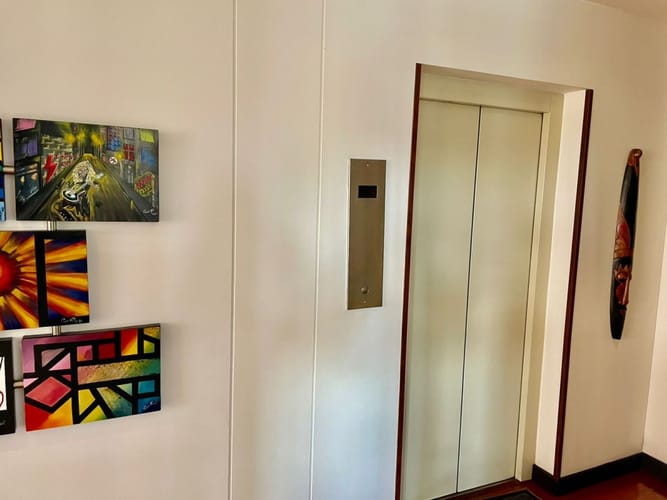 Apartamento de 3 alcobas en venta en Cerros De Suba, Bogotá, 152 m² · foto 2 de 24