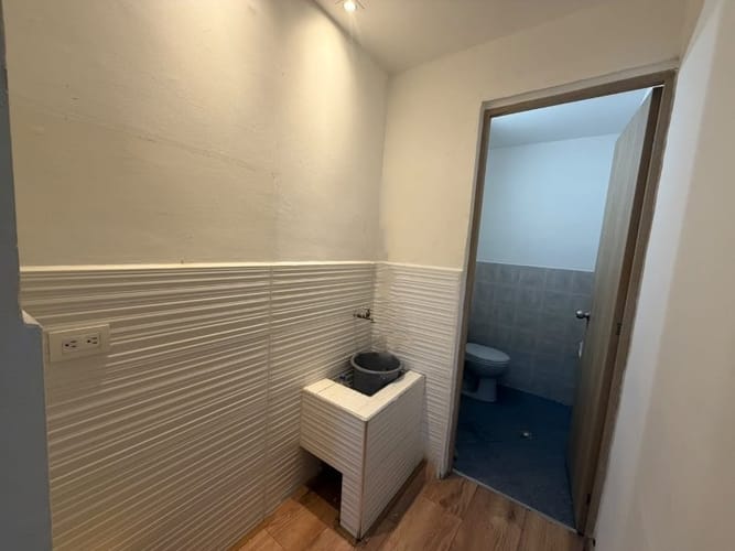 Local en arriendo en Suramericana, Medellín, 45 m² · foto 5 de 8
