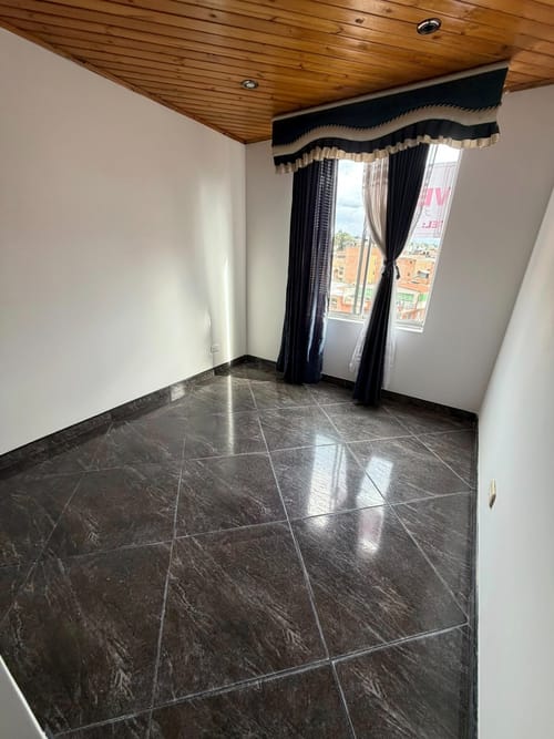 Apartamento de 3 alcobas en venta en Suba Salitre, Bogotá, 54 m² · foto 2 de 11