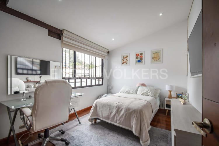 Casa de 3 alcobas en venta en Cerros De Niza, Bogotá, 234 m² · foto 15 de 19