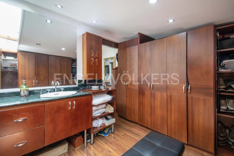 Casa de 3 alcobas en venta en Cerros De Niza, Bogotá, 234 m² · foto 14 de 19