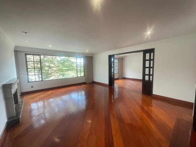 Apartamento de 4 alcobas en venta en Cerros De Suba, Bogotá, 247 m² · foto 4 de 24